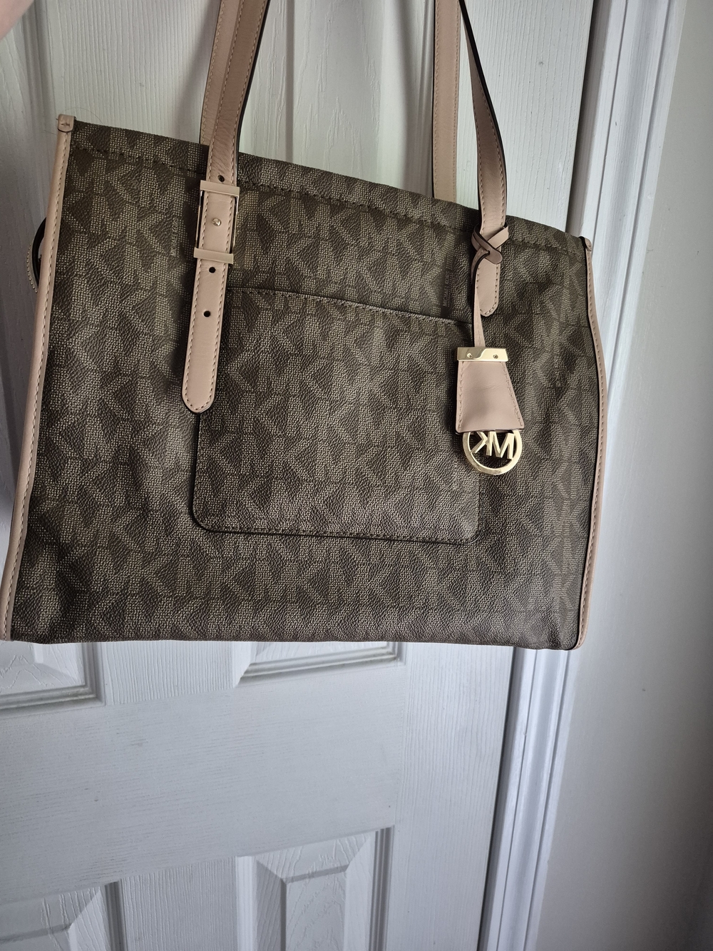 MICHAEL Michael Kors Darien Medium Tote in brown signature print w/ Peanut Leath